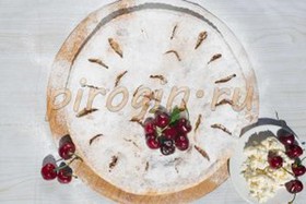 Творожный пирог с вишней - Фото