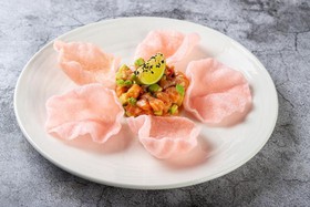 Тар-тар из лосося с азиатским соусом - Фото