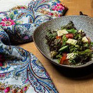 Овощной салат с брынзой и пряным маслом Фото