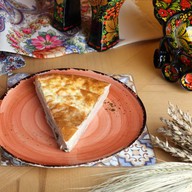 Грушевый десертный пирог с соусом Фото