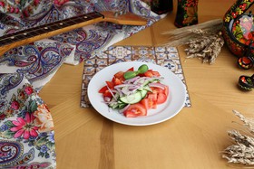 Овощной салатик (детское меню) - Фото