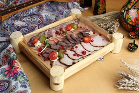 Мясные деликатесы от Матрешки - Фото
