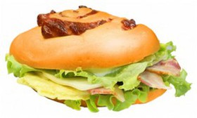 Сэндвич с беконом и омлетом - Фото