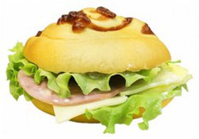 Сэндвич с ветчиной, сыром и омлетом - Фото