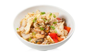 Жареный рис с морепродуктами - Фото