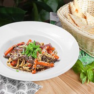 С говядиной и овощами Фото