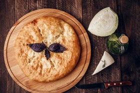 Пирог с капустой и грецким орехом - Фото