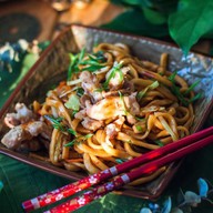 Японская лапша с курицей Фото