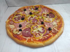 Мясное ассорти пицца - Фото
