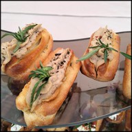 Эклеры с сациви из курицы Фото