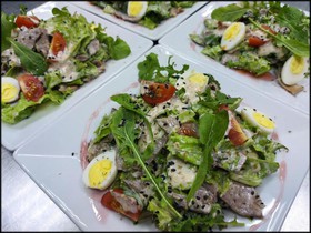 С языком, рукколой и ореховым соусом - Фото