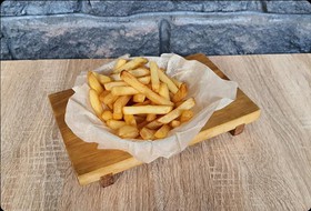 Картофель фри с соусом - Фото