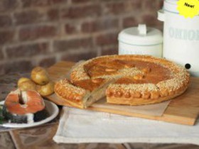 Пирог с филе горбуши и картофелем - Фото