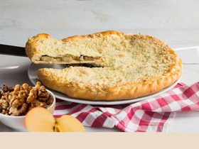 Пирог с яблоками и грецким орехом - Фото