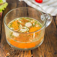 Бульон куриный с фрикадельками Фото