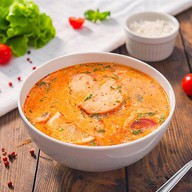 Том ям с копченым куриным филе Фото