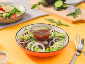 Салат с маринованными баклажанами - Фото