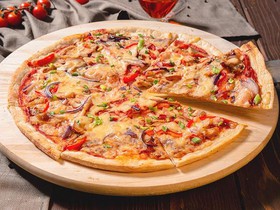 Пицца с копченой курицей - Фото