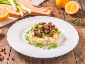 Салат с маринованной скумбрией - Фото