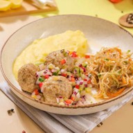 Митболы с вялеными томатами Фото