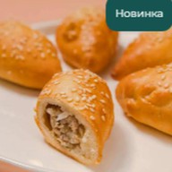 Коробочка пирожков с мясом Фото