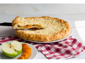 Пирог с яблоками и курагой - Фото