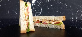 Сэндвич цезарь с курицей - Фото