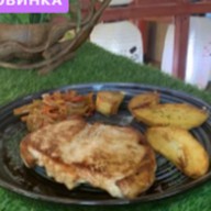 Стейк из свинины с запеченным картофелем Фото