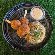 Котлетки куриные на шпажке в панировке Фото