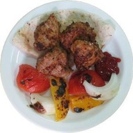 Шашлык из курицы с запеченными овощами Фото