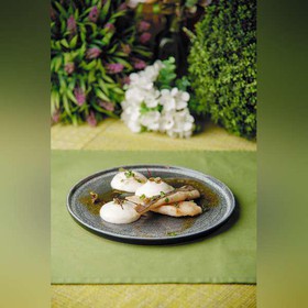 Камбала картофельной эспумой и соусом - Фото