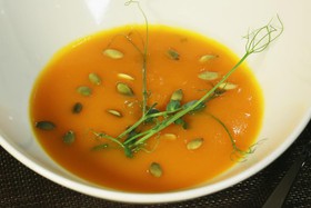 Суп-крем из тыквы со сливками, семечками - Фото