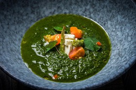 Крем-суп из шпината и спаржи - Фото