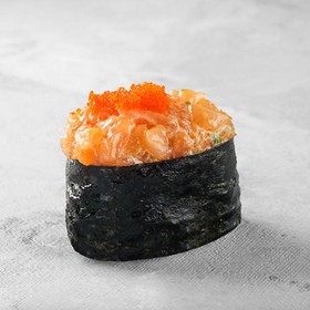 Гункан с лососем спайси - Фото
