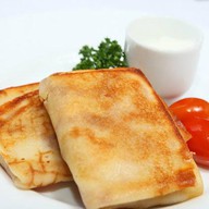 Блинчики фаршированные куриным жульеном Фото