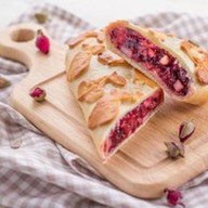 Венский пирог с вишней и грушей Фото