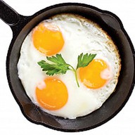 Яичница из трех яиц Фото
