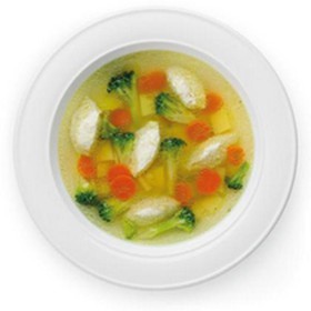 Суп с куриными кнелями и овощами - Фото