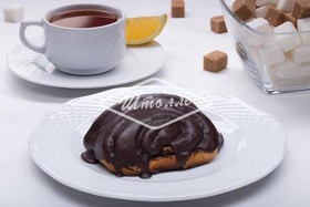 Шоколадная булочка с маком - Фото