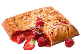 Пирог со свежей клубникой - Фото