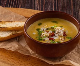 Сливочный крем-суп из кукурузы с сыром - Фото