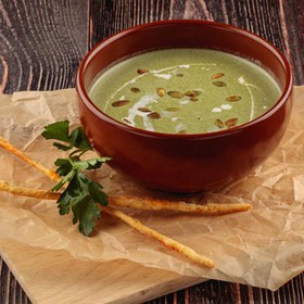 Сливочный крем-суп из шпината и брокколи - Фото