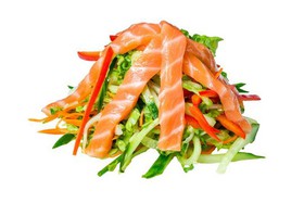 Салат с лососем и овощами - Фото