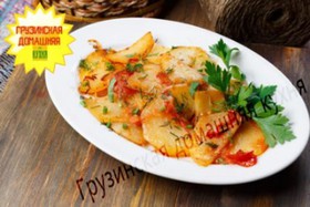Картошечка с томатами и луком - Фото