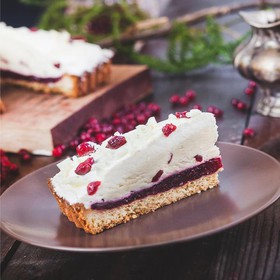 Брусничный пирог с белым шоколадом - Фото
