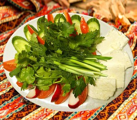 Свежие овощи с зеленью - Фото