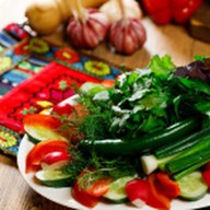 Свежие овощи с зеленью Фото