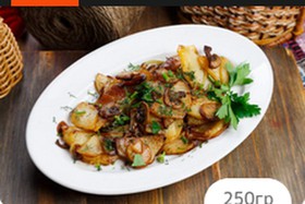 Картофель, жареный с луком и грибами - Фото