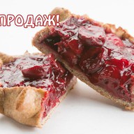 Калитка с вишней Фото