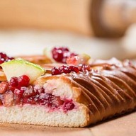 Пирог с яблоком и брусникой Фото